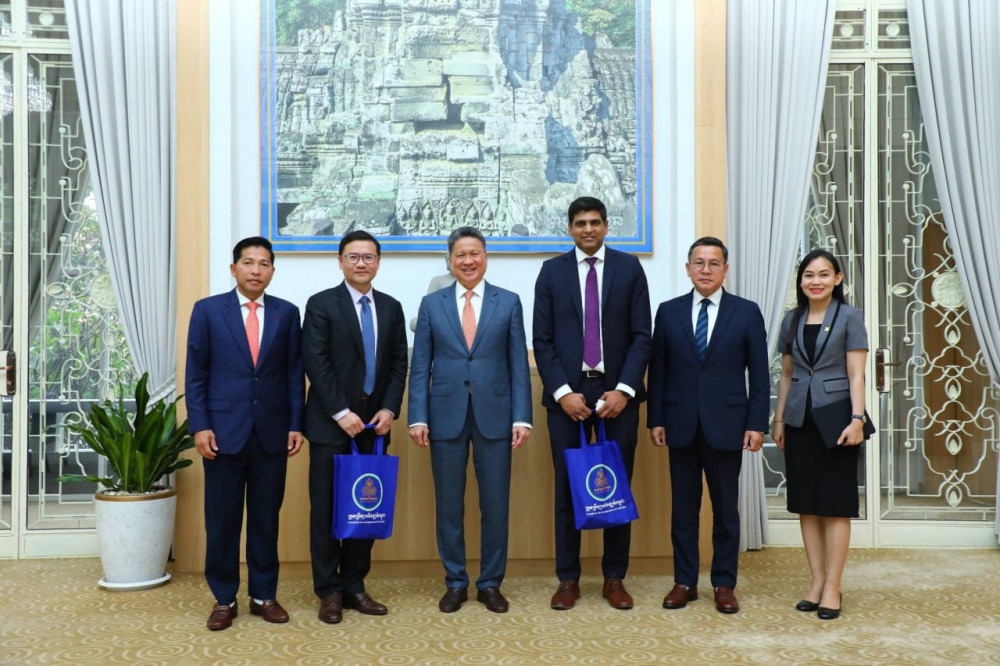 Cambodia, World Bank discuss investment facilitation and logistics reform