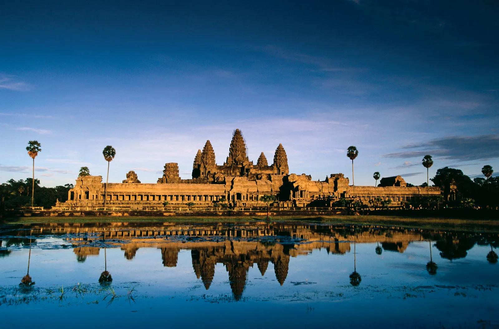 TripAdvisor recognition and four-month visitor decline land in same ministry release